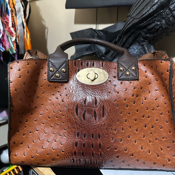 Elegant Brown Genuine Leather 3 pc Bag Set - Picture 2 of 12